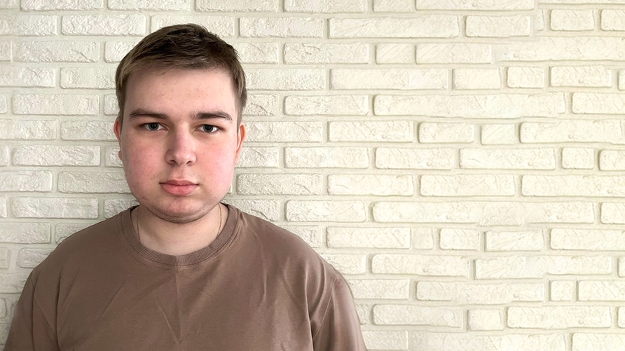https://newcdn.worldvita.ru/static/img/23505/u_thumb6_child_cat_big2.jpg